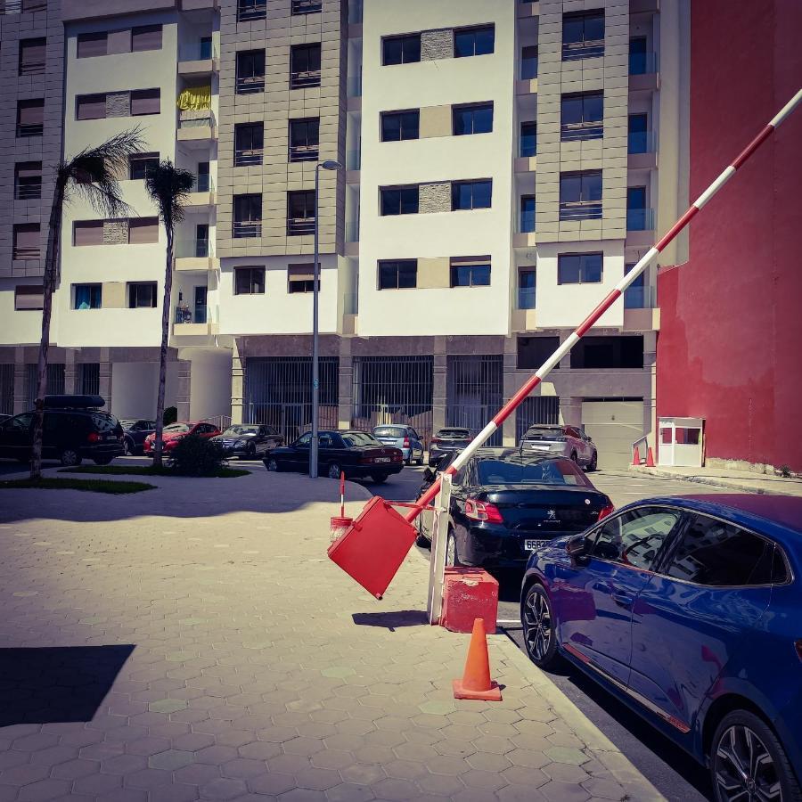Super Apartement Totalement Neuf A Cote De Marjane Avec La Climatisation Et Wifi Tanger Buitenkant foto